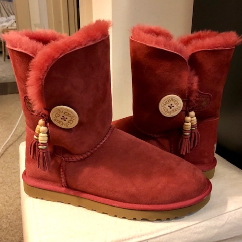 UGG AUSTRALIA BOOTS - BRAND NEW 'Bailey Charms' 9